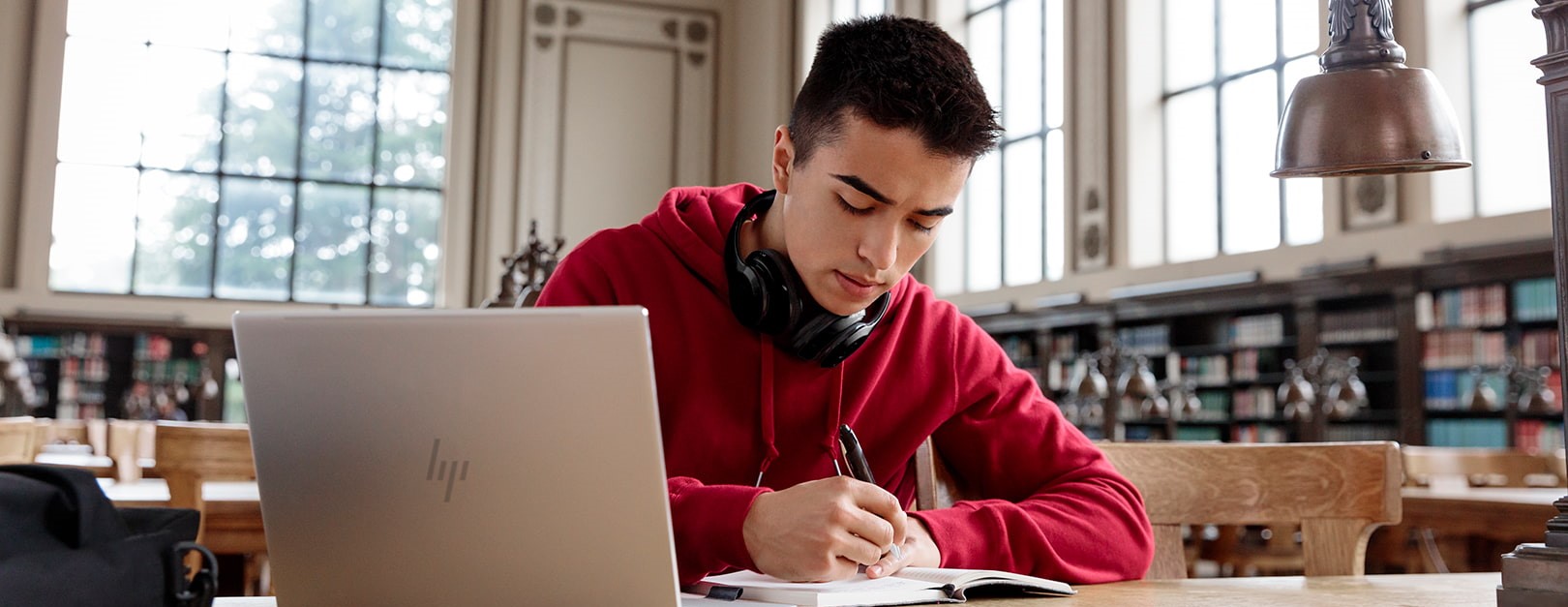 student reading room hp laptop studying rectangle